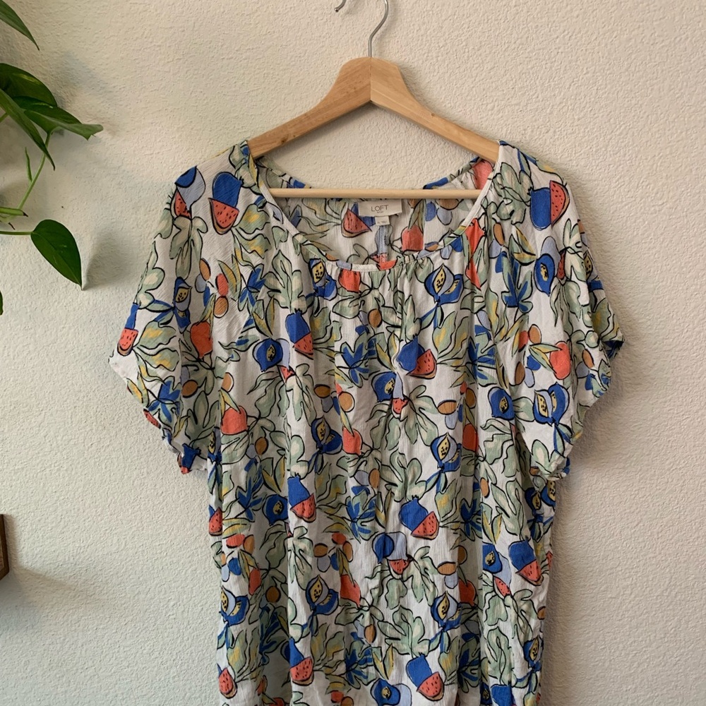 Loft Women’s XL Floral Fruit Blue Green Viscose Short Sleeve Spring Summer Top